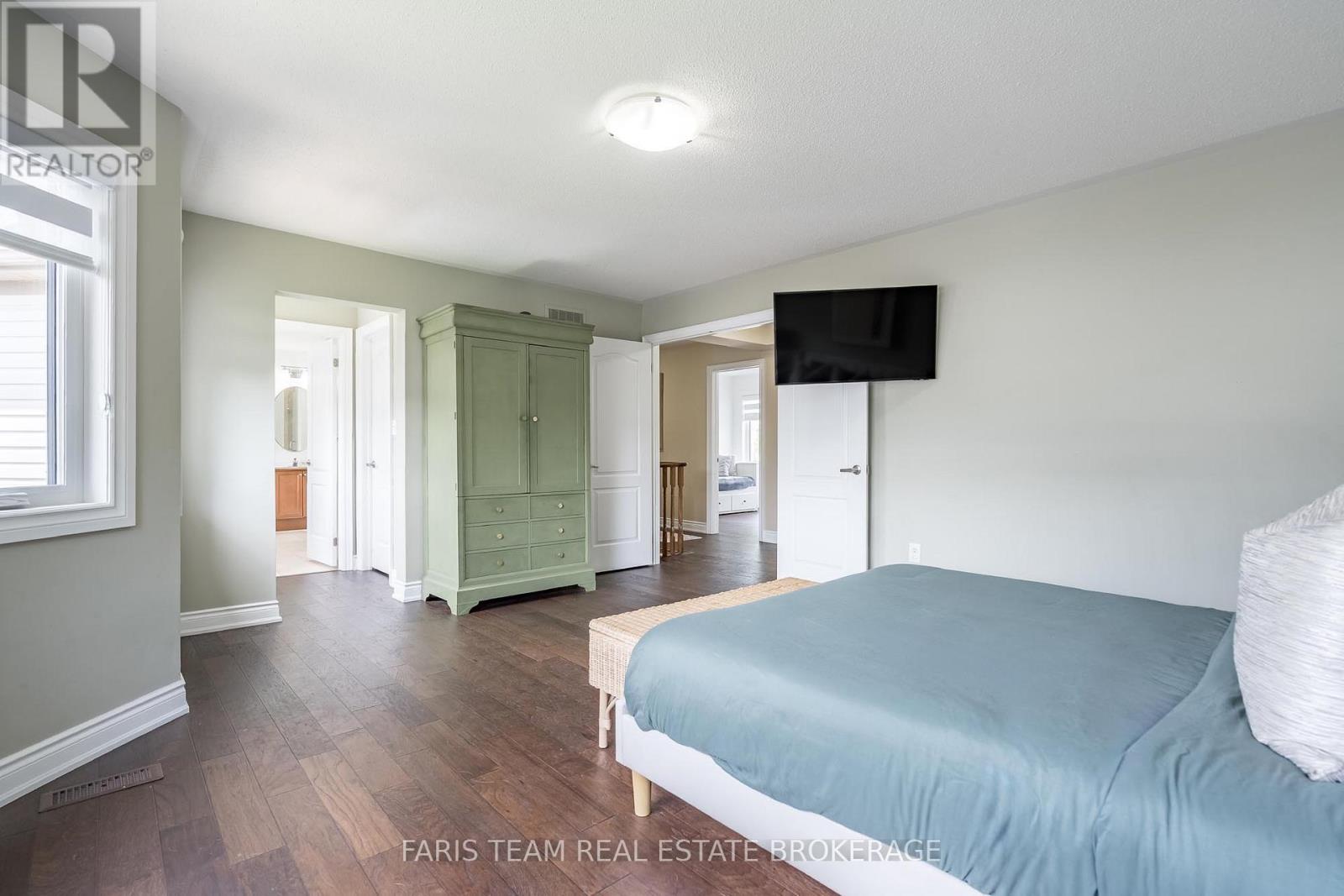 26 KIDD CRESCENT - 23