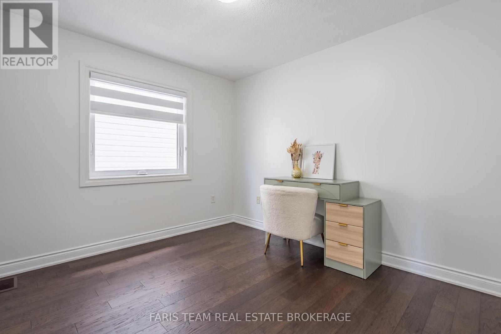 26 KIDD CRESCENT - 29