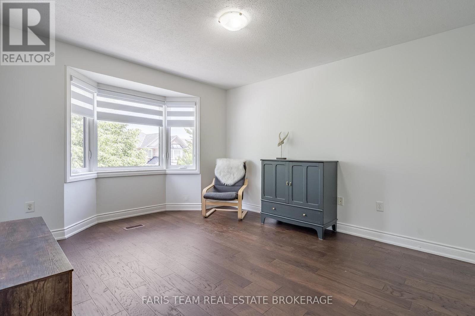 26 KIDD CRESCENT - 31