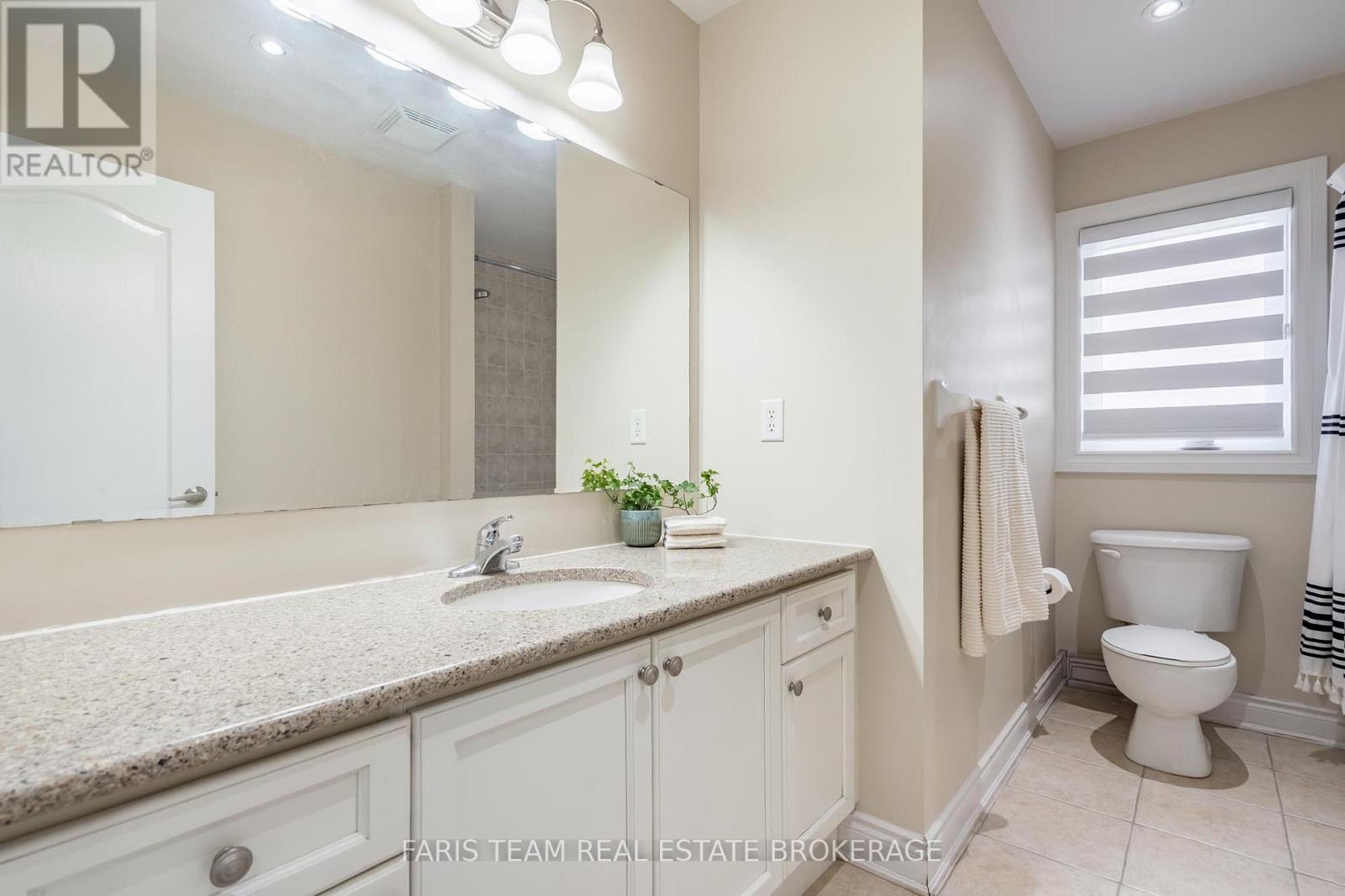 26 KIDD CRESCENT - 33