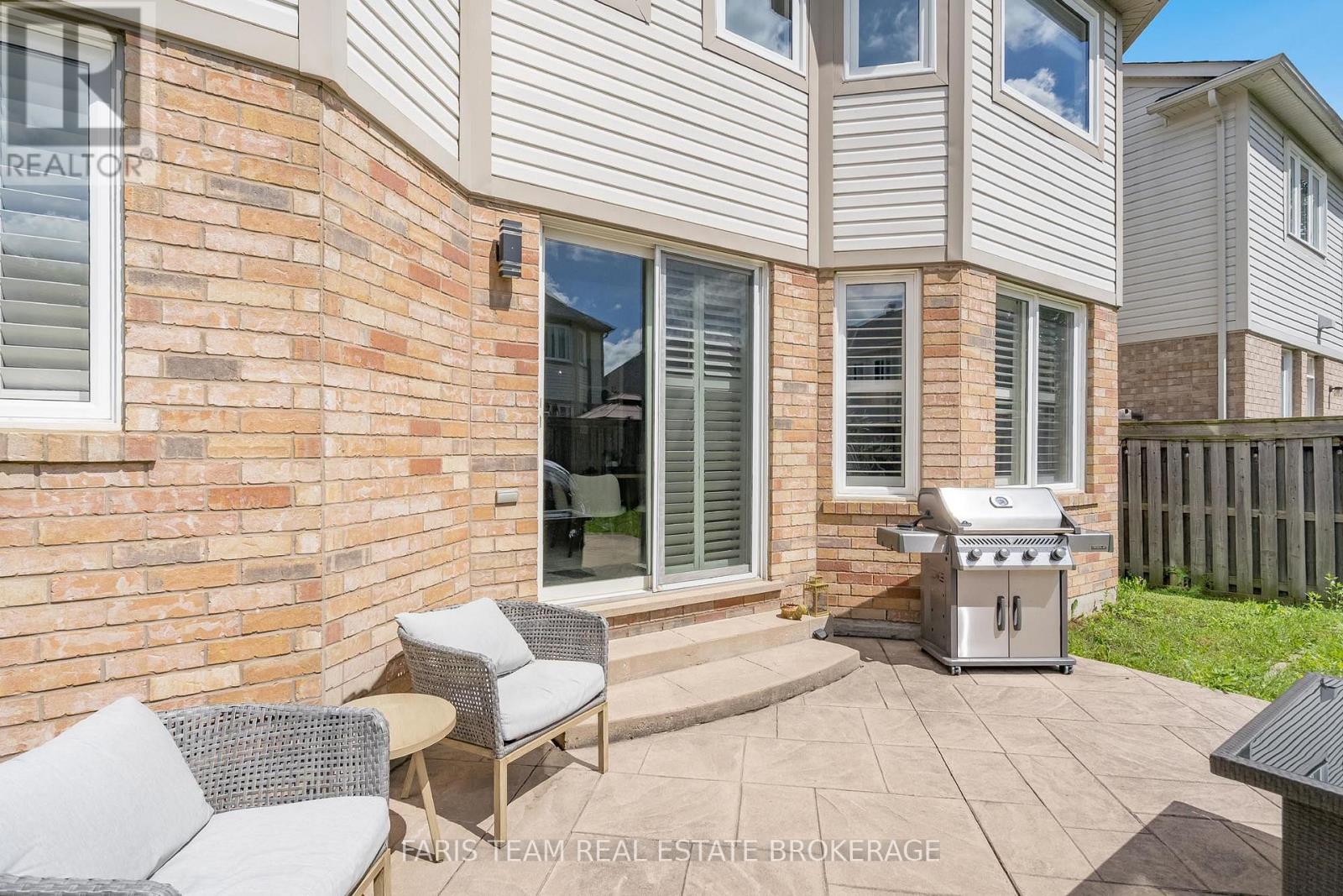 26 KIDD CRESCENT - 35