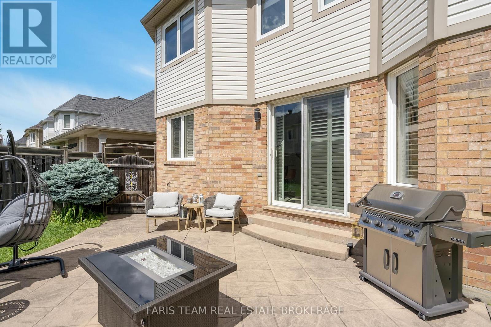 26 KIDD CRESCENT - 36