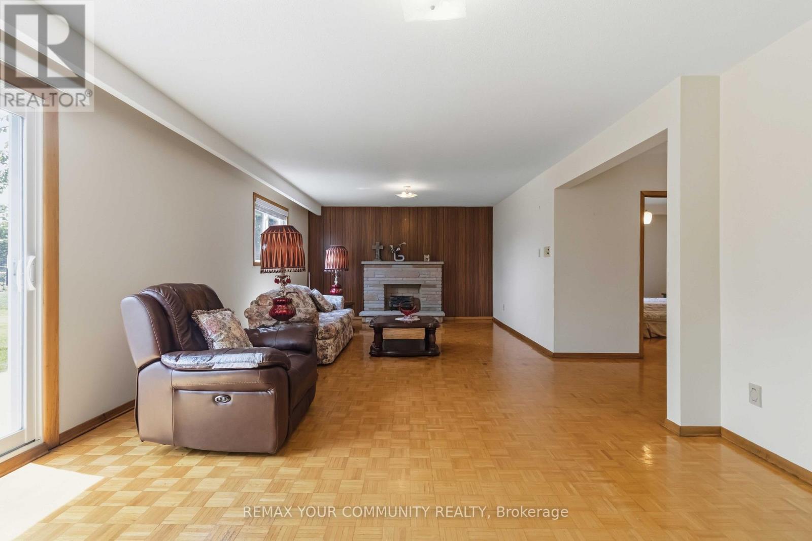 17 HARRIS CRESCENT - 25