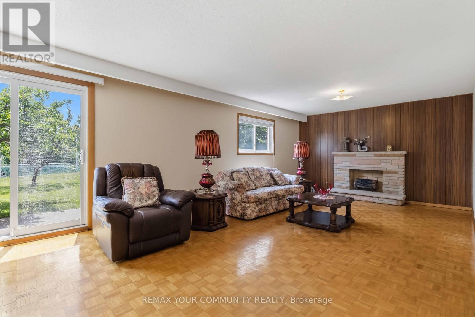 17 HARRIS CRESCENT - 27