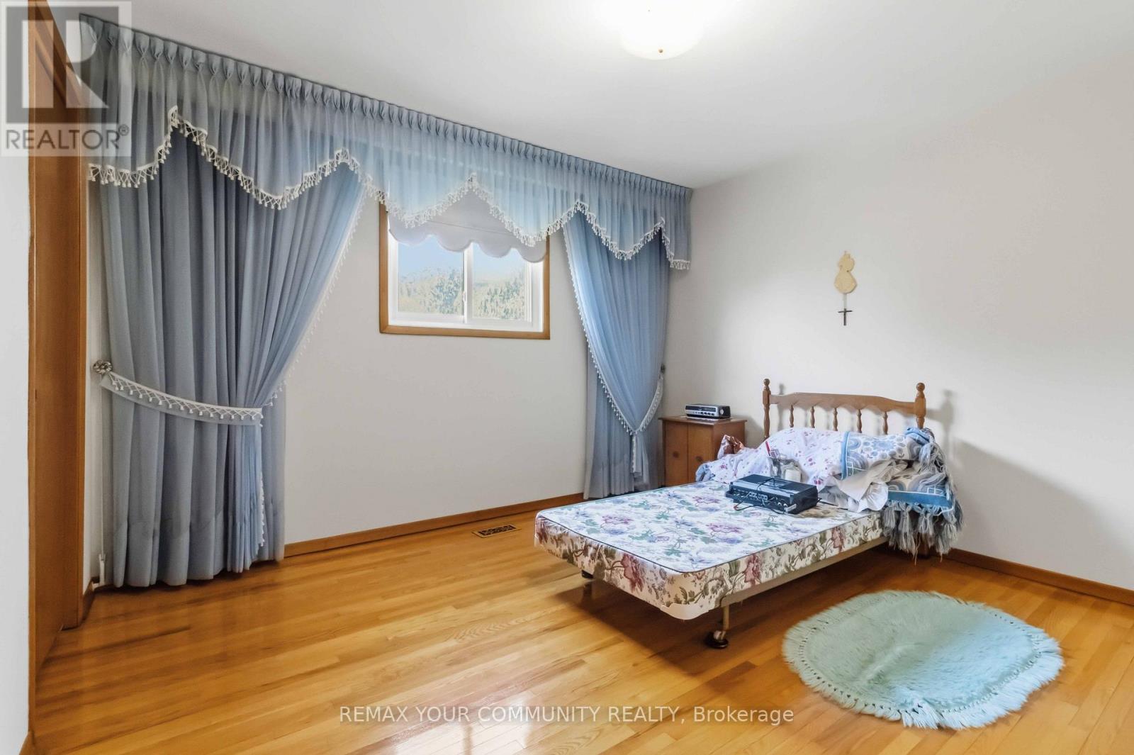 17 HARRIS CRESCENT - 38