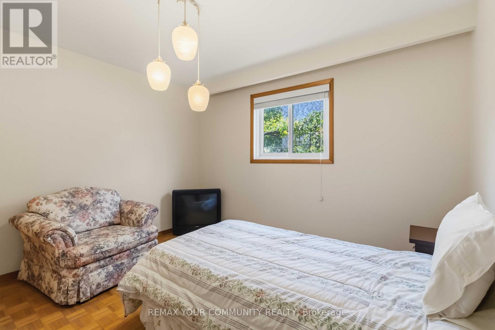 17 HARRIS CRESCENT - 22