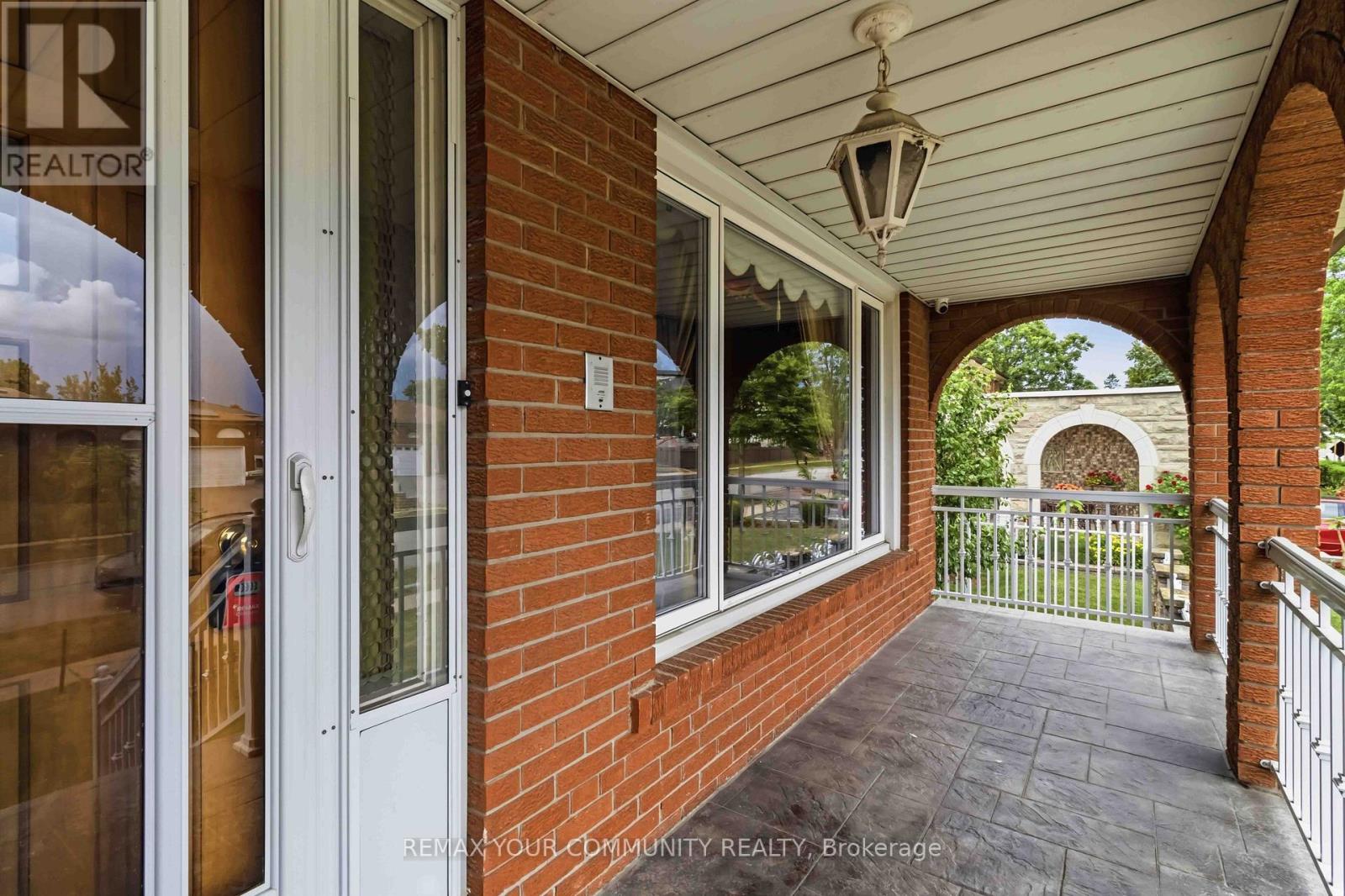 17 HARRIS CRESCENT - 5