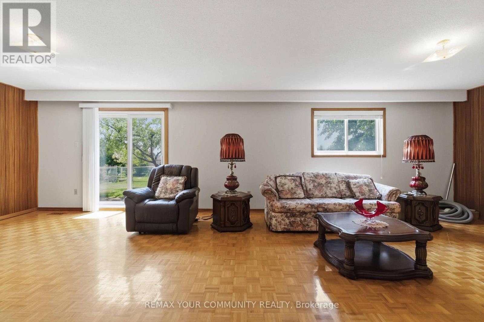 17 HARRIS CRESCENT - 24