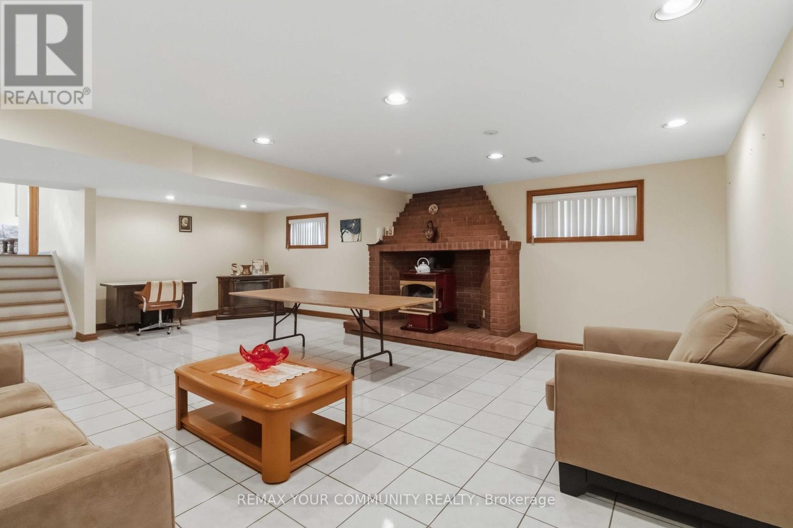 17 HARRIS CRESCENT - 31