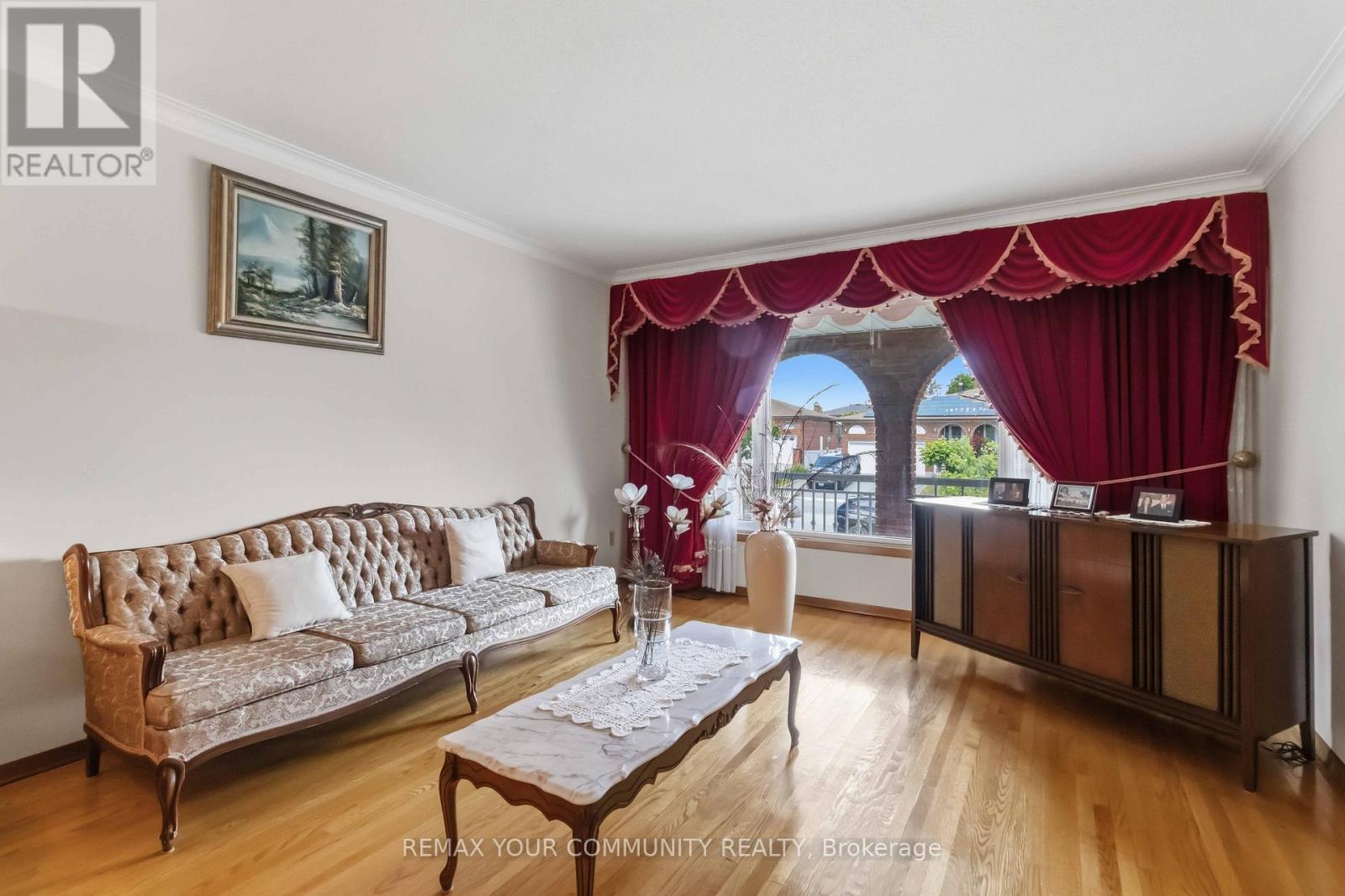 17 HARRIS CRESCENT - 8