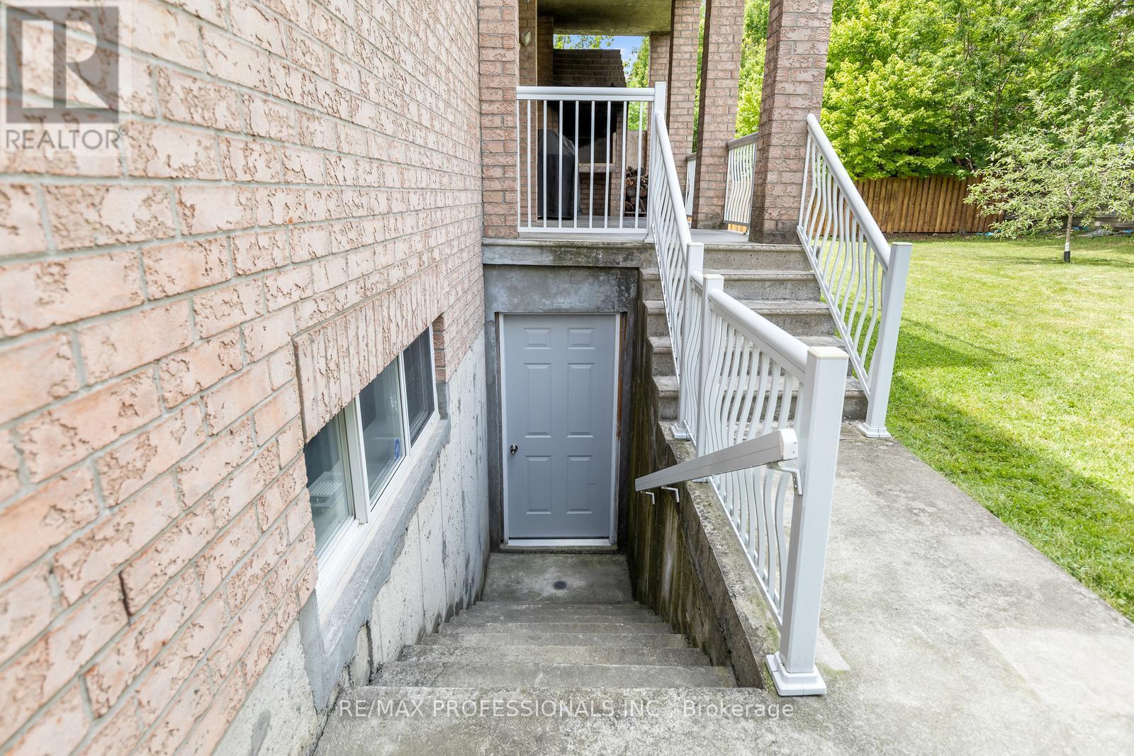 152 EVANS AVENUE - 39