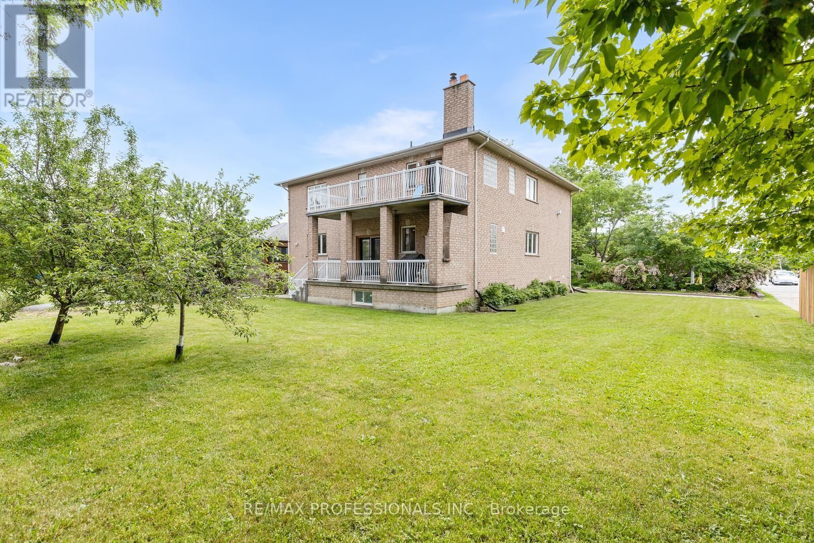 152 EVANS AVENUE - 37