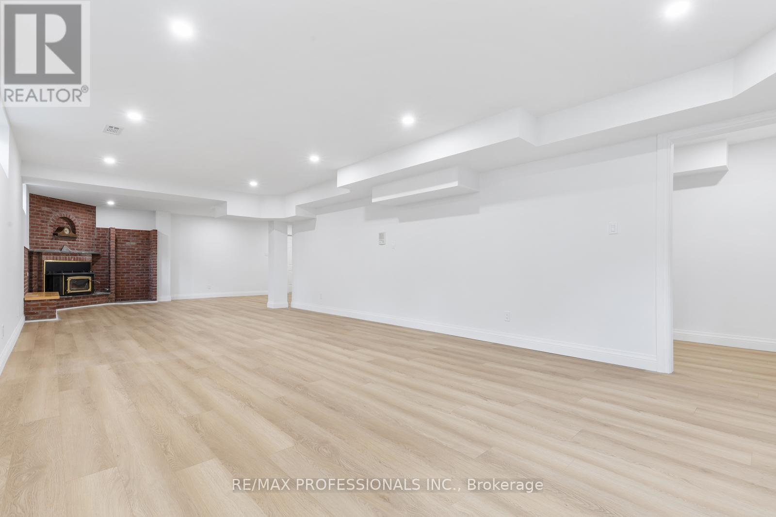 152 EVANS AVENUE - 31