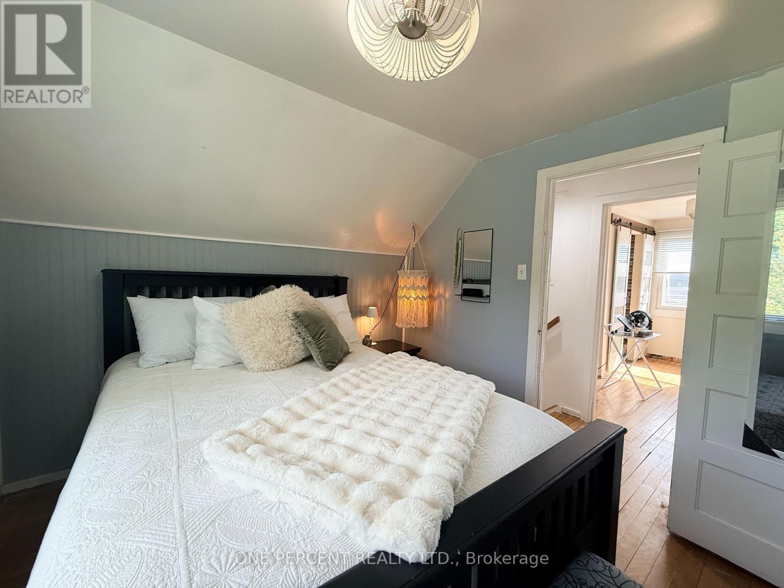 92 NOBLE STREET S - 16