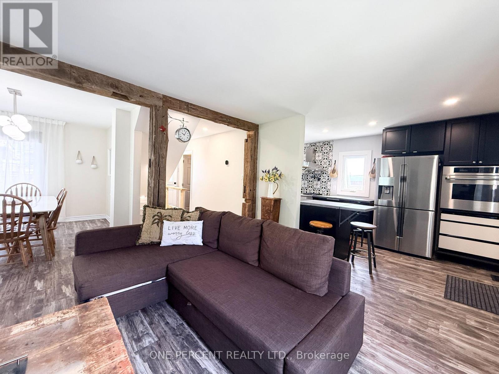 92 NOBLE STREET S - 4