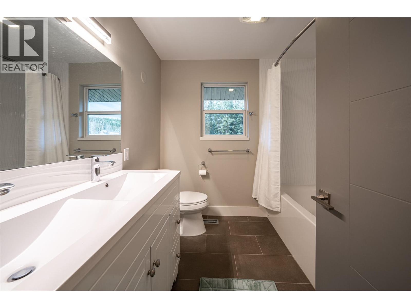 1851 70 Street SE - 80