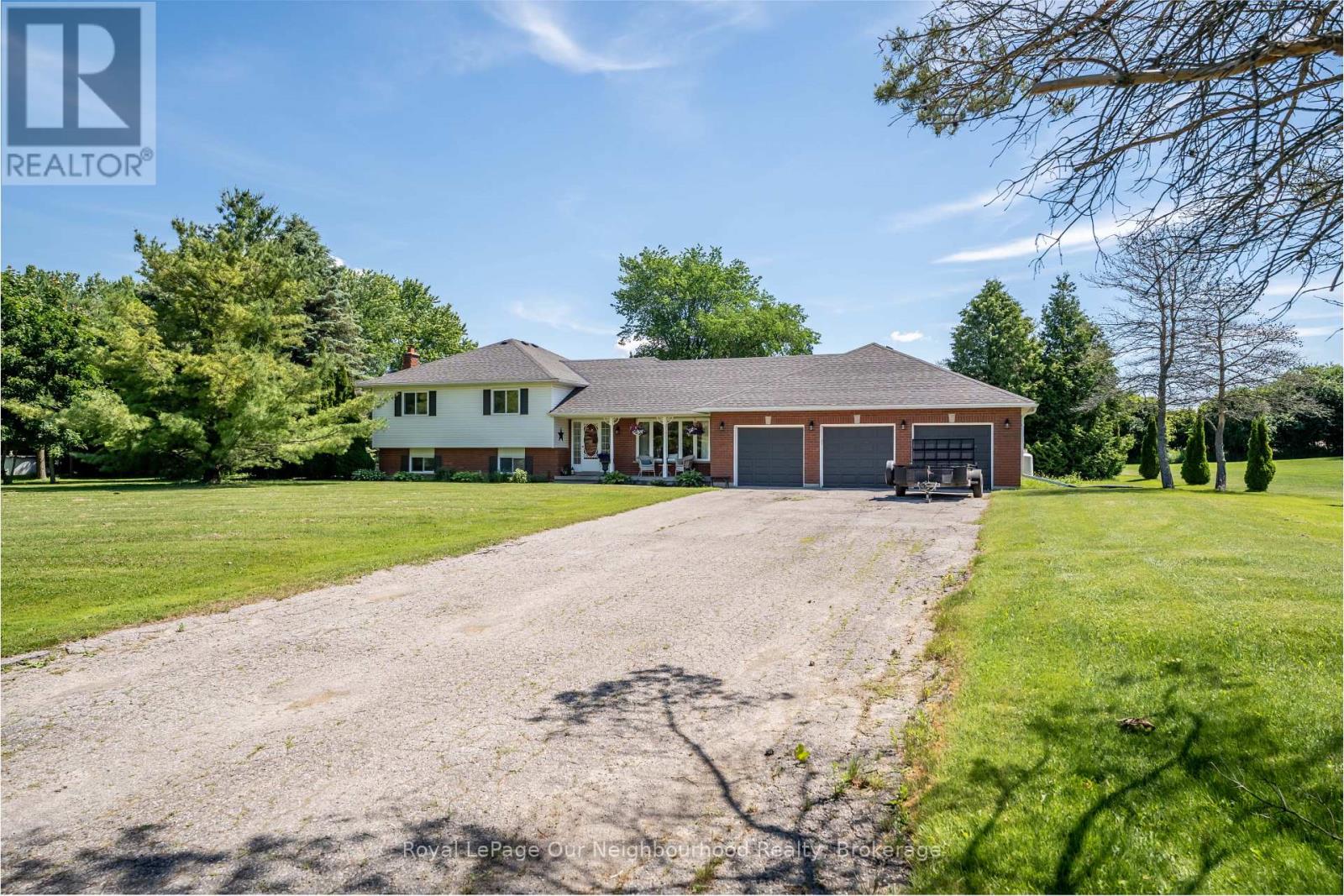 3839 LAROSE CRESCENT - 1