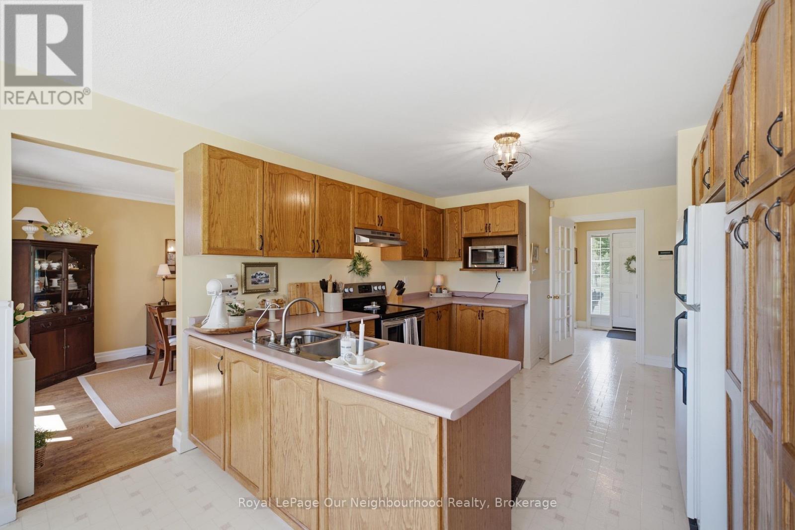 3839 LAROSE CRESCENT - 11