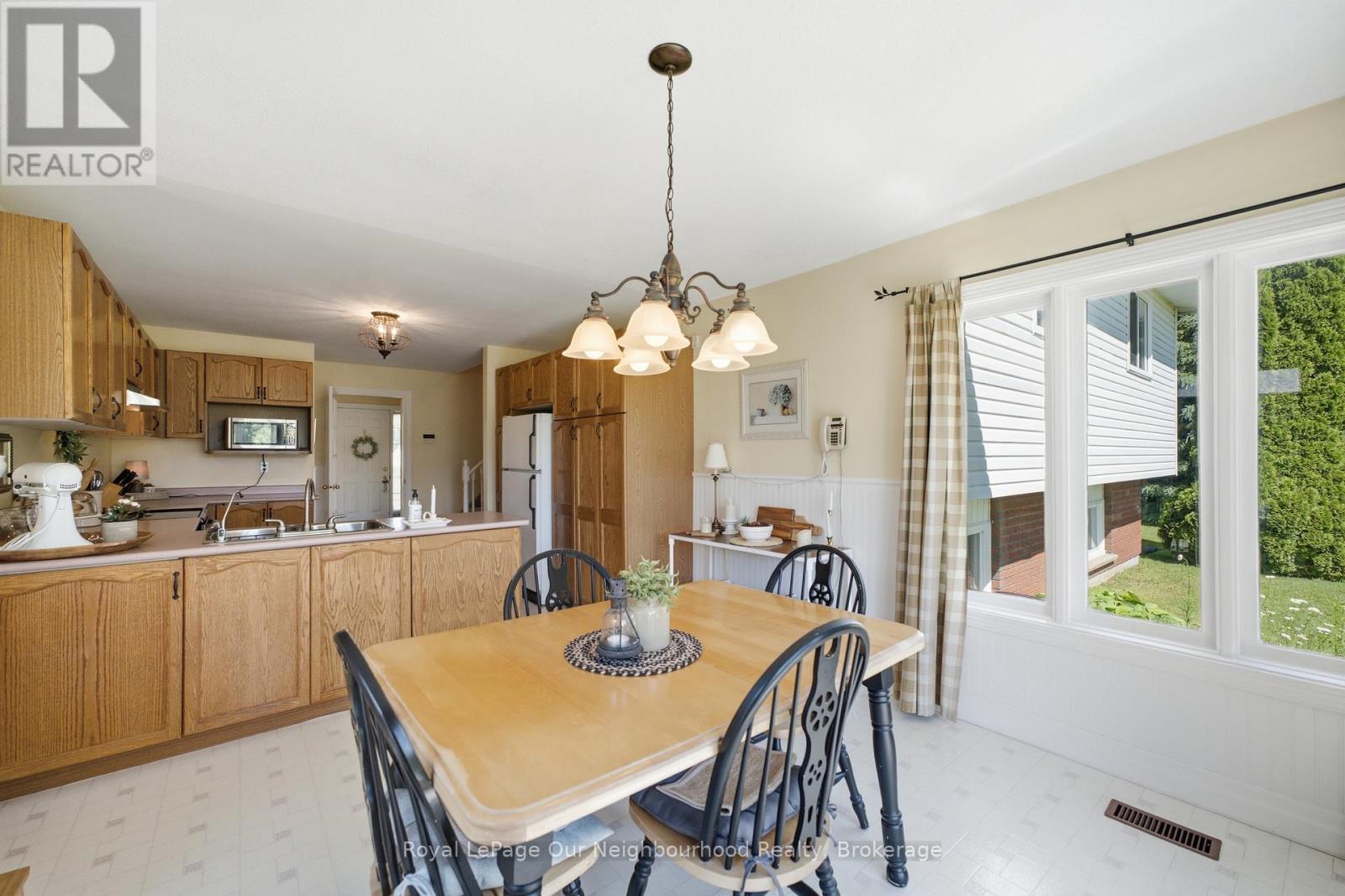 3839 LAROSE CRESCENT - 12