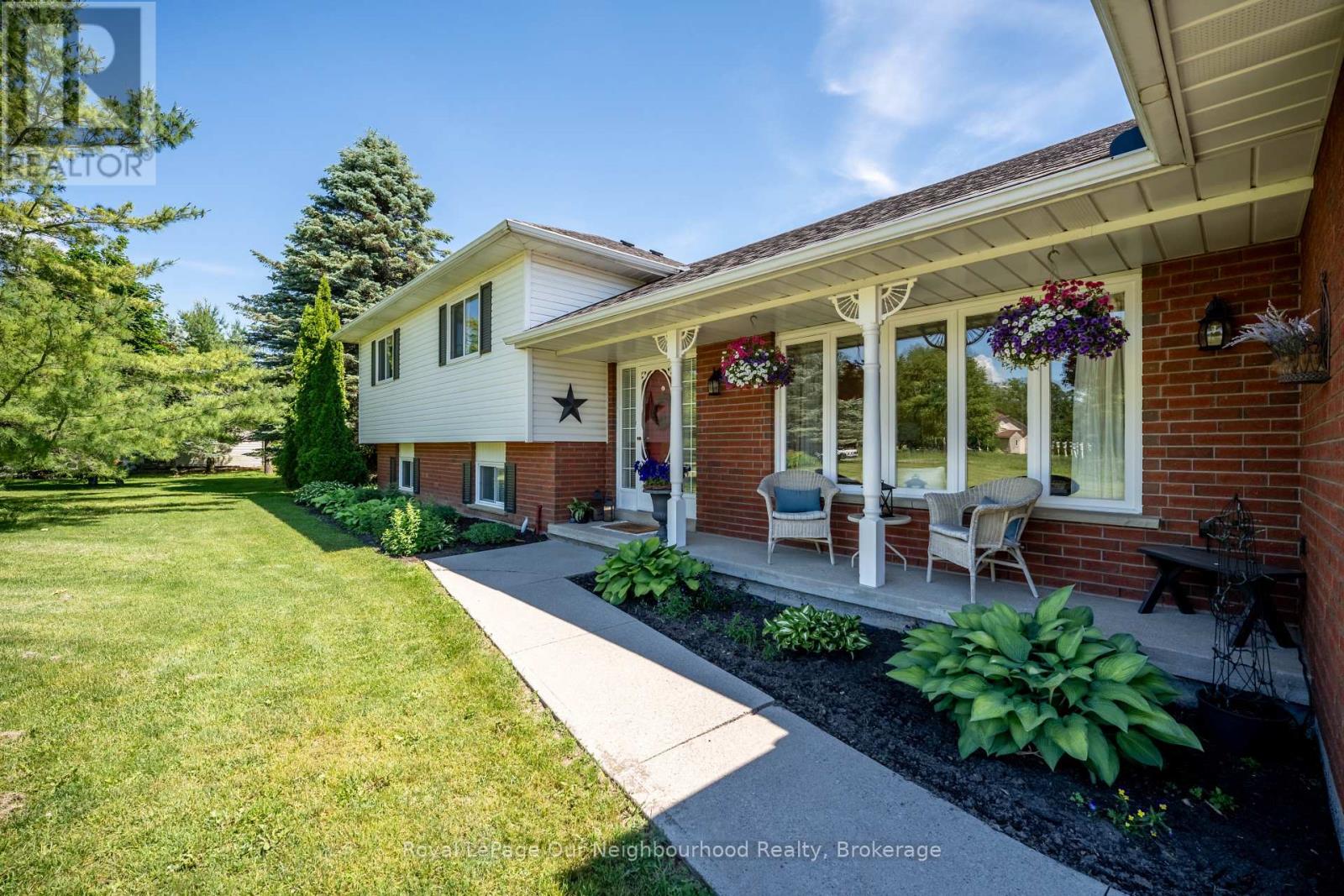3839 LAROSE CRESCENT - 2