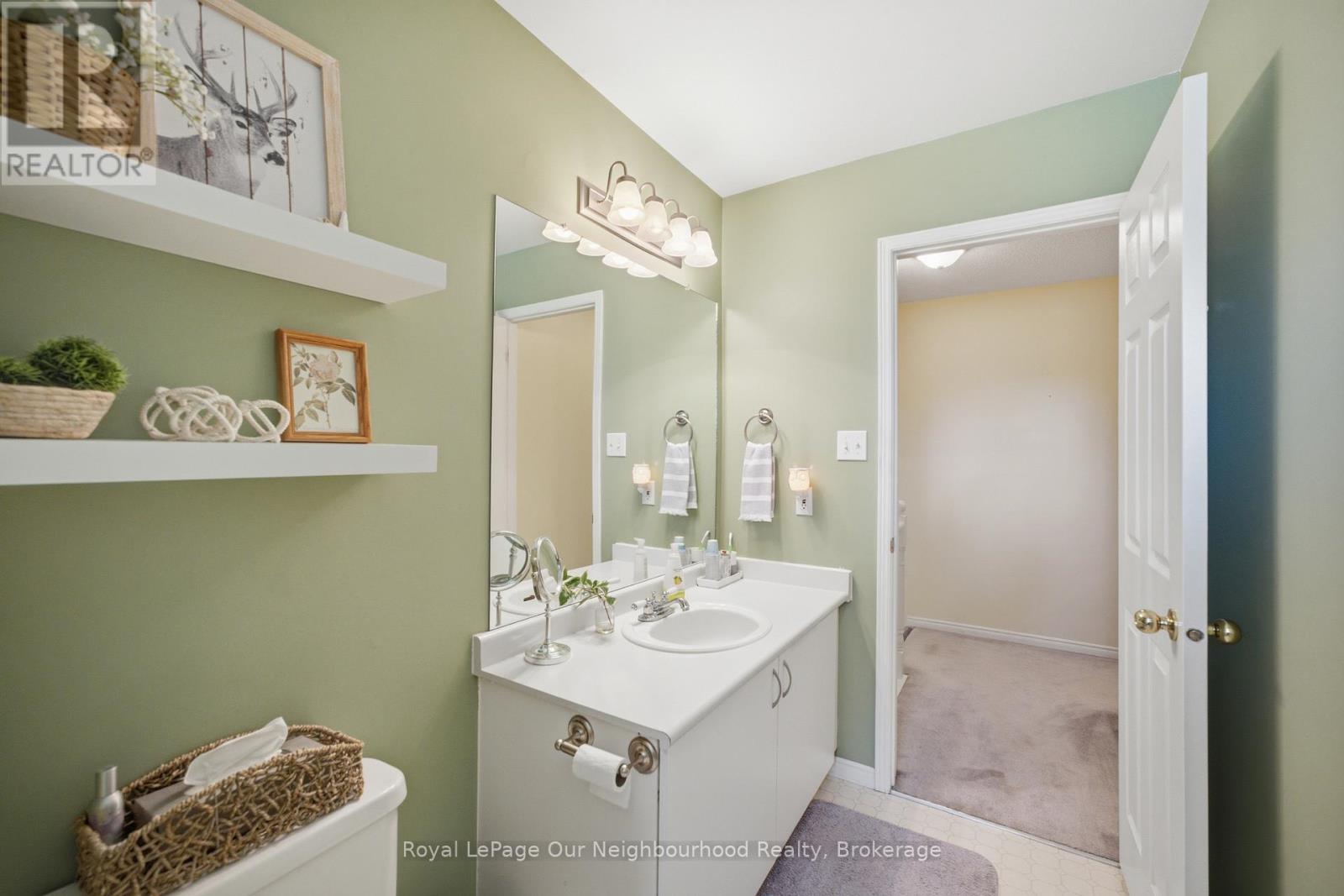 3839 LAROSE CRESCENT - 32