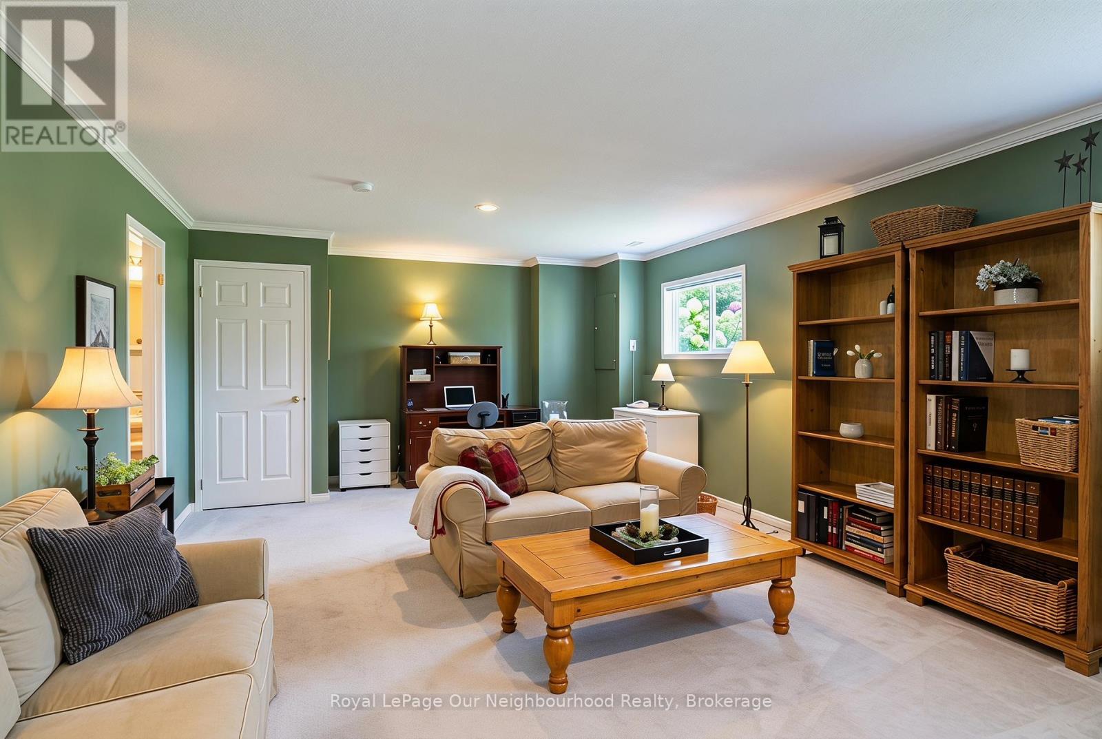 3839 LAROSE CRESCENT - 35