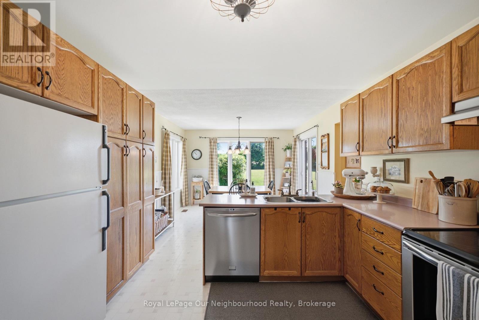 3839 LAROSE CRESCENT - 7