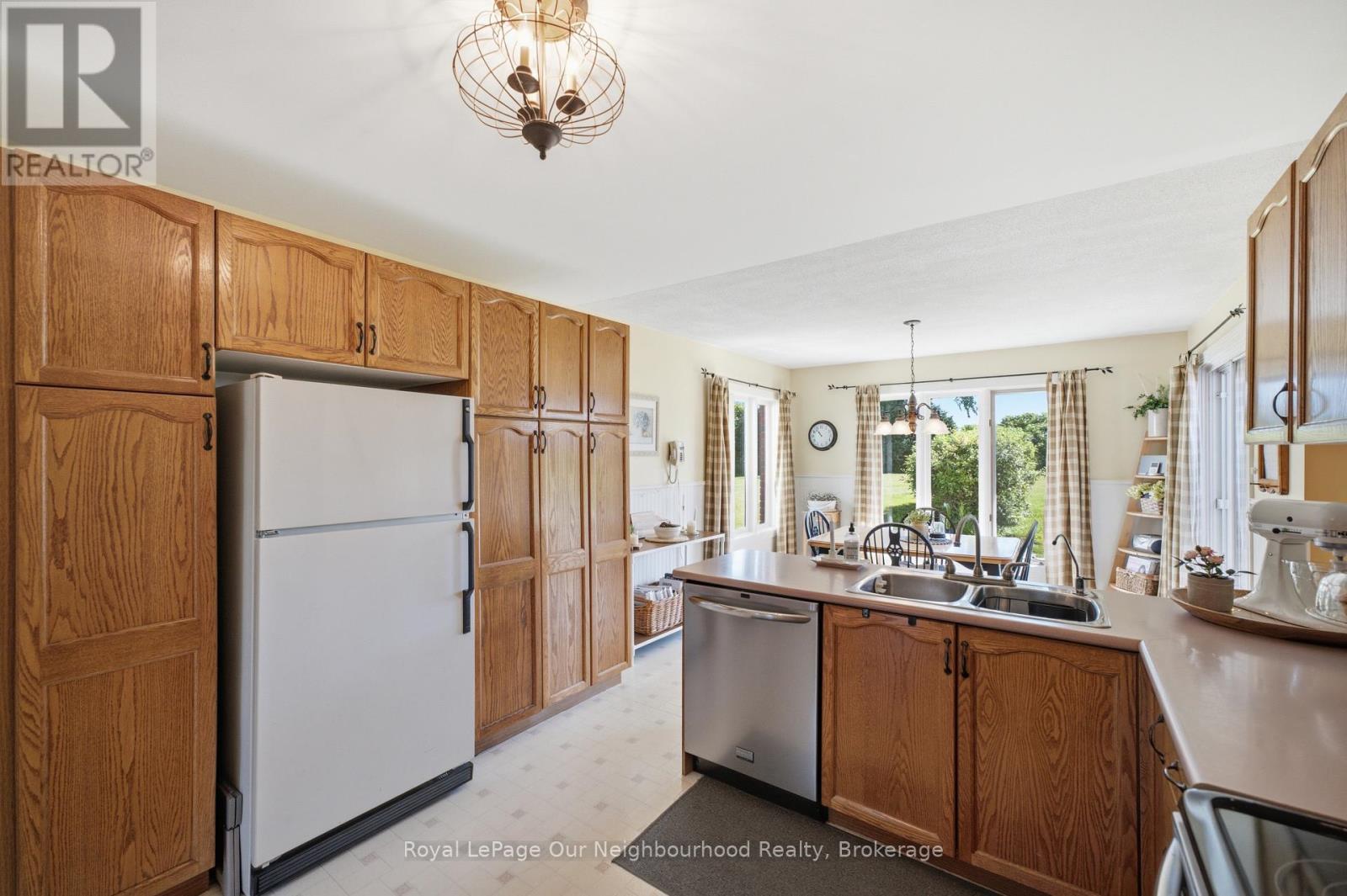 3839 LAROSE CRESCENT - 8