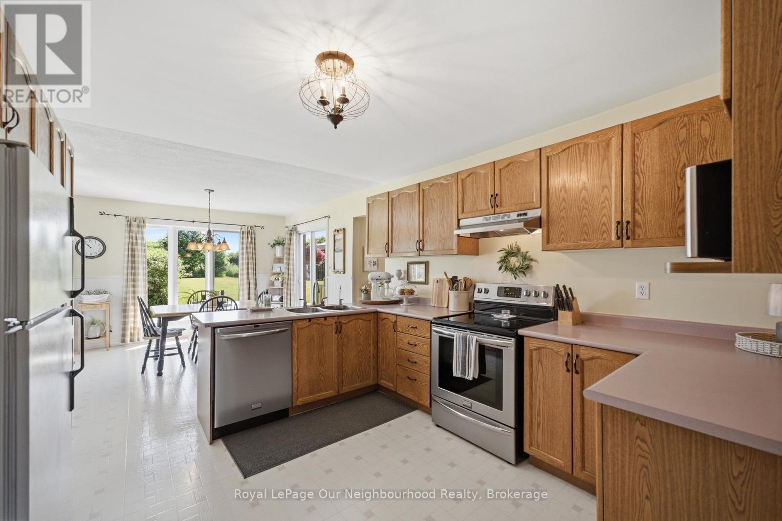 3839 LAROSE CRESCENT - 9