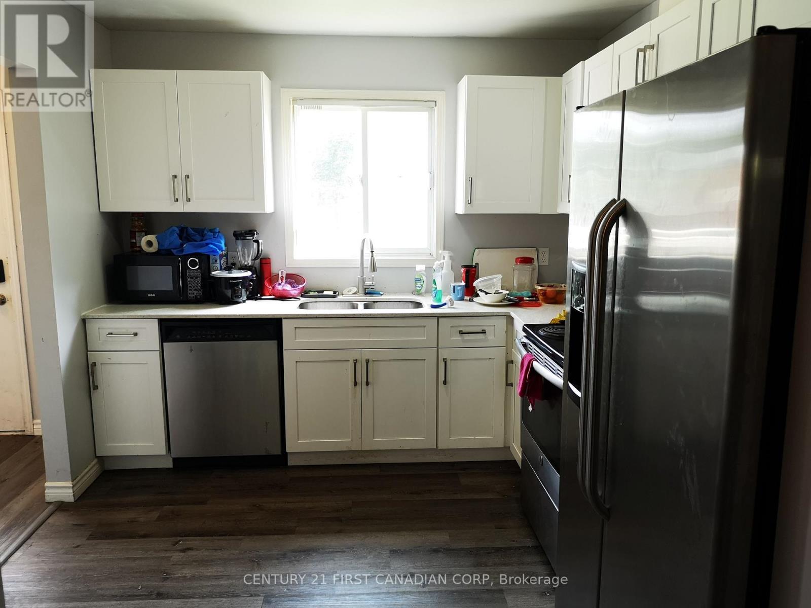 #21 190 FLEMING DRIVE - 3