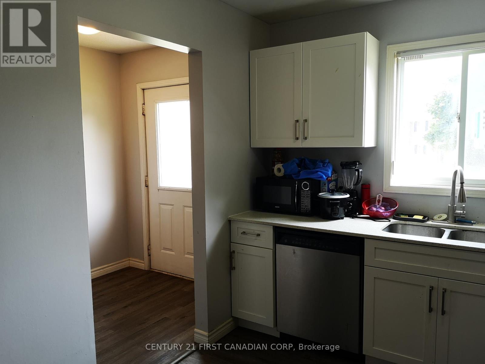 #21 190 FLEMING DRIVE - 4