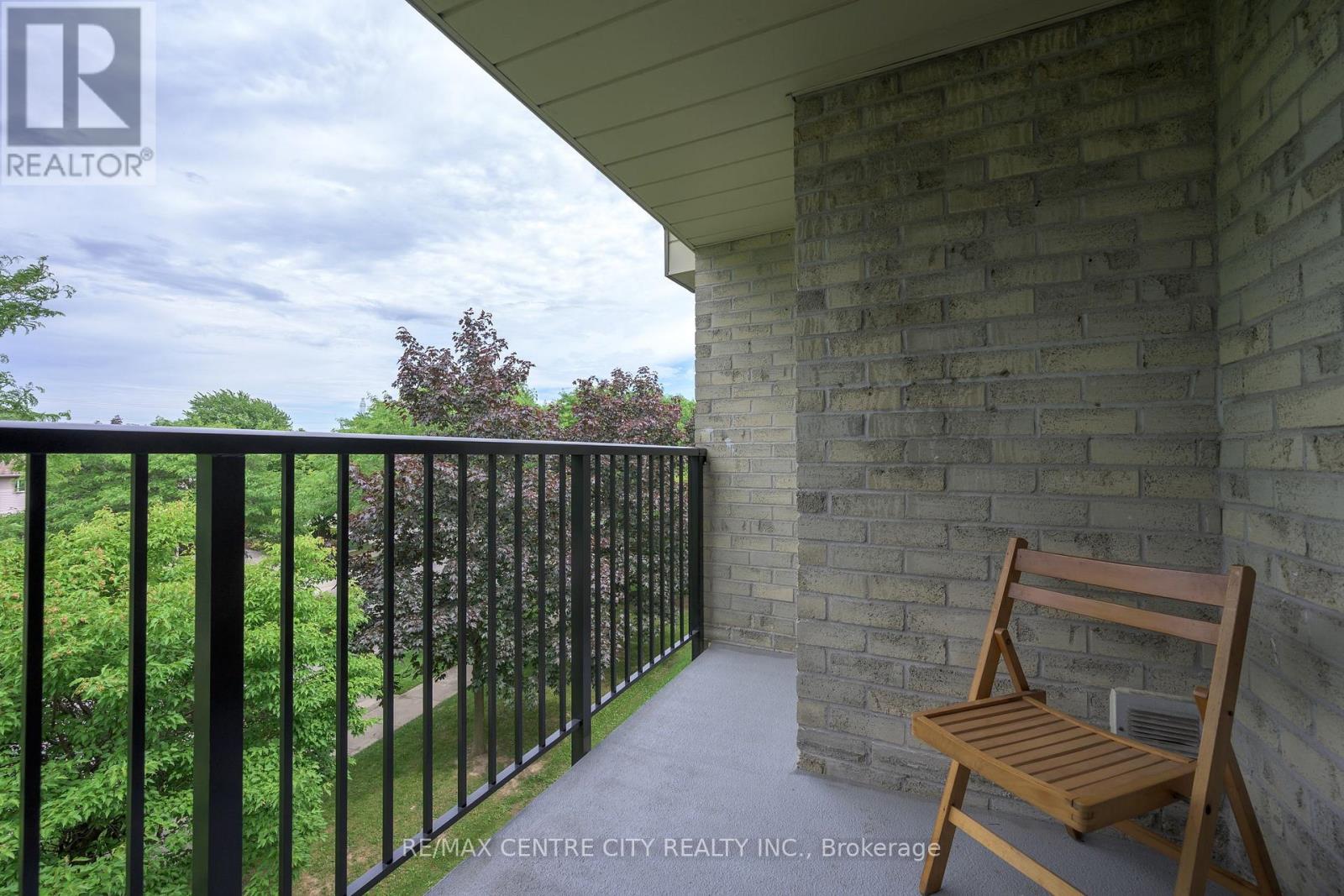 #309 729 DEVERON CRESCENT - 18