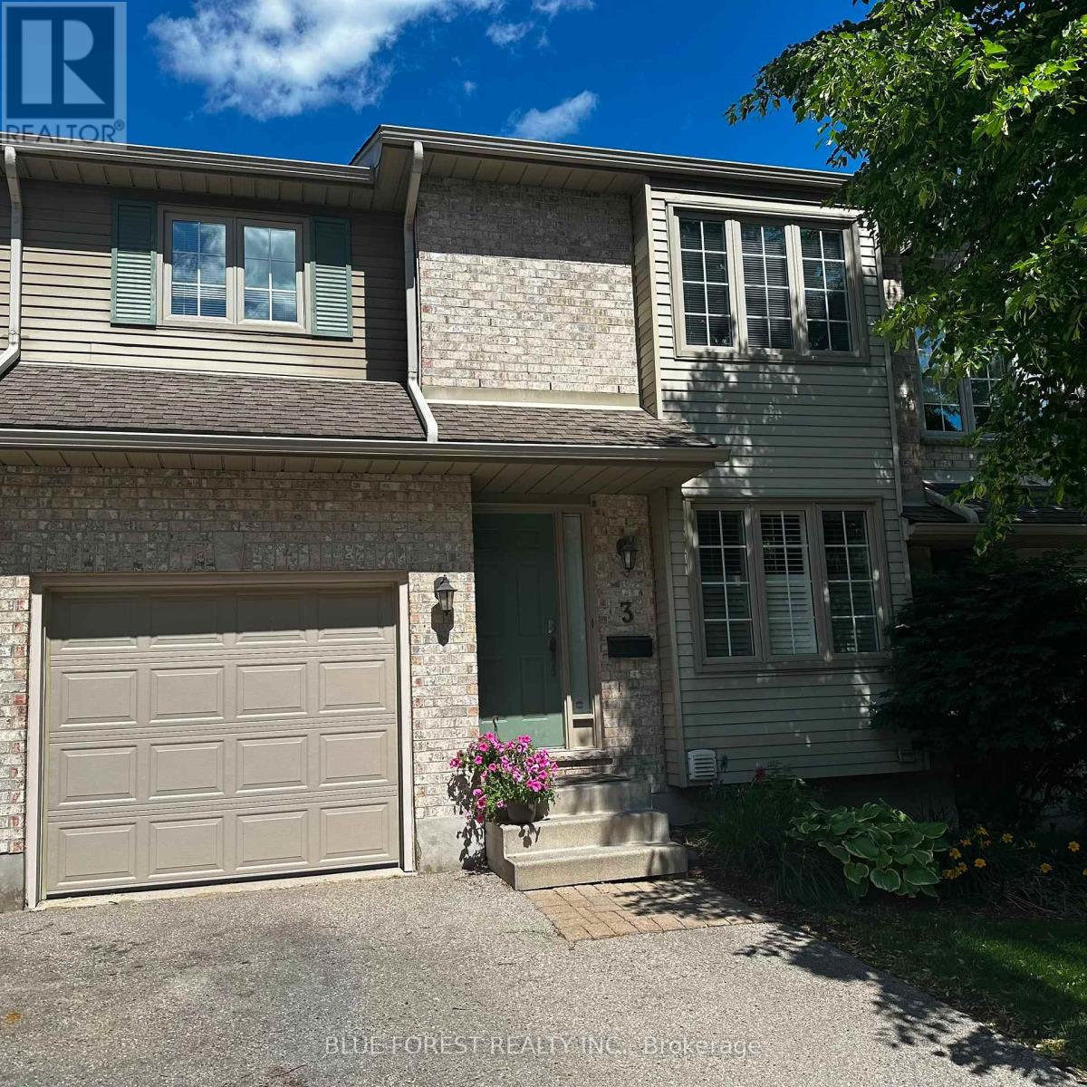 #3 410 AMBLESIDE DRIVE - 1