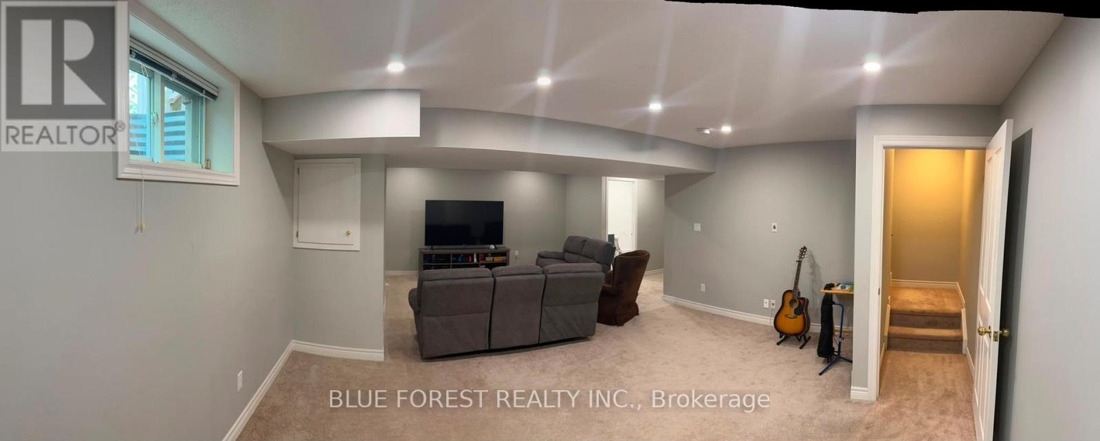#3 410 AMBLESIDE DRIVE - 29