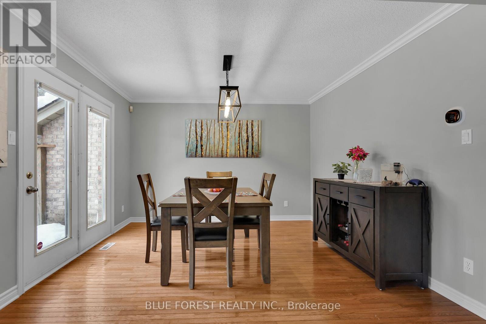#3 410 AMBLESIDE DRIVE - 9