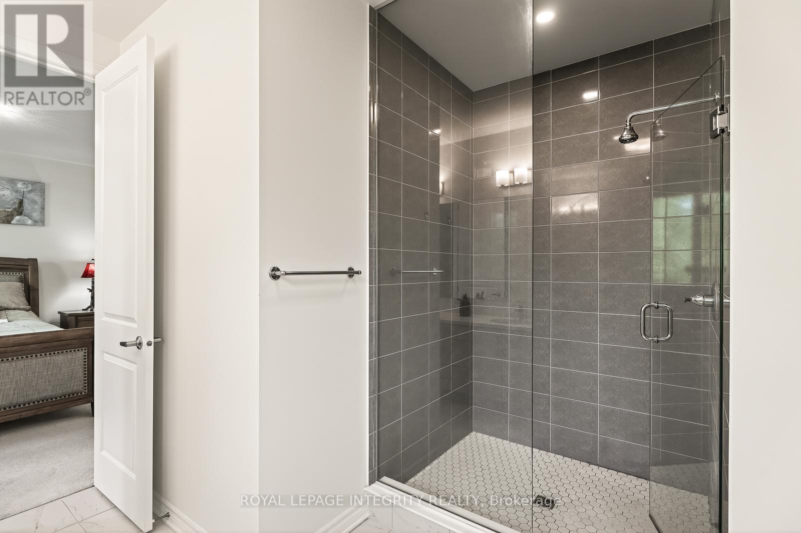 3 Bed, 3 Bath House for Sale in Ottawa – 655 PERSIMMON WAY, Ottawa – MLS# X13454904 - Image 29