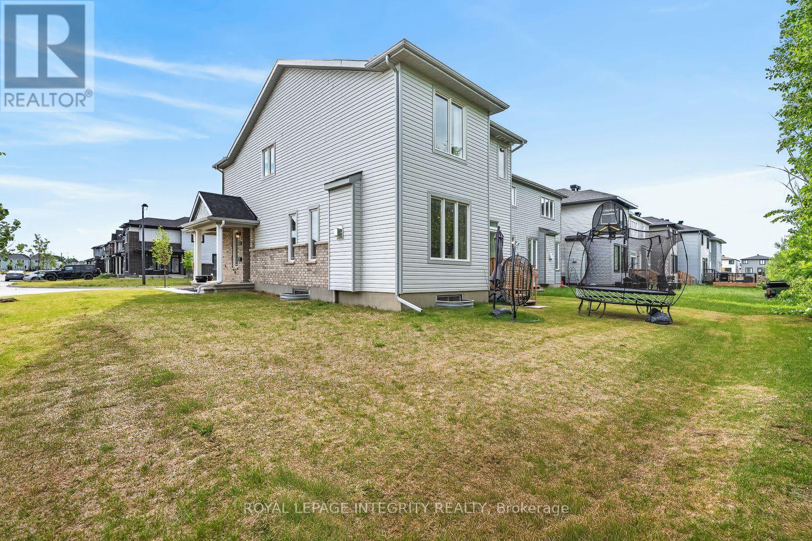 3 Bed, 3 Bath House for Sale in Ottawa – 655 PERSIMMON WAY, Ottawa – MLS# X13454904 - Image 44