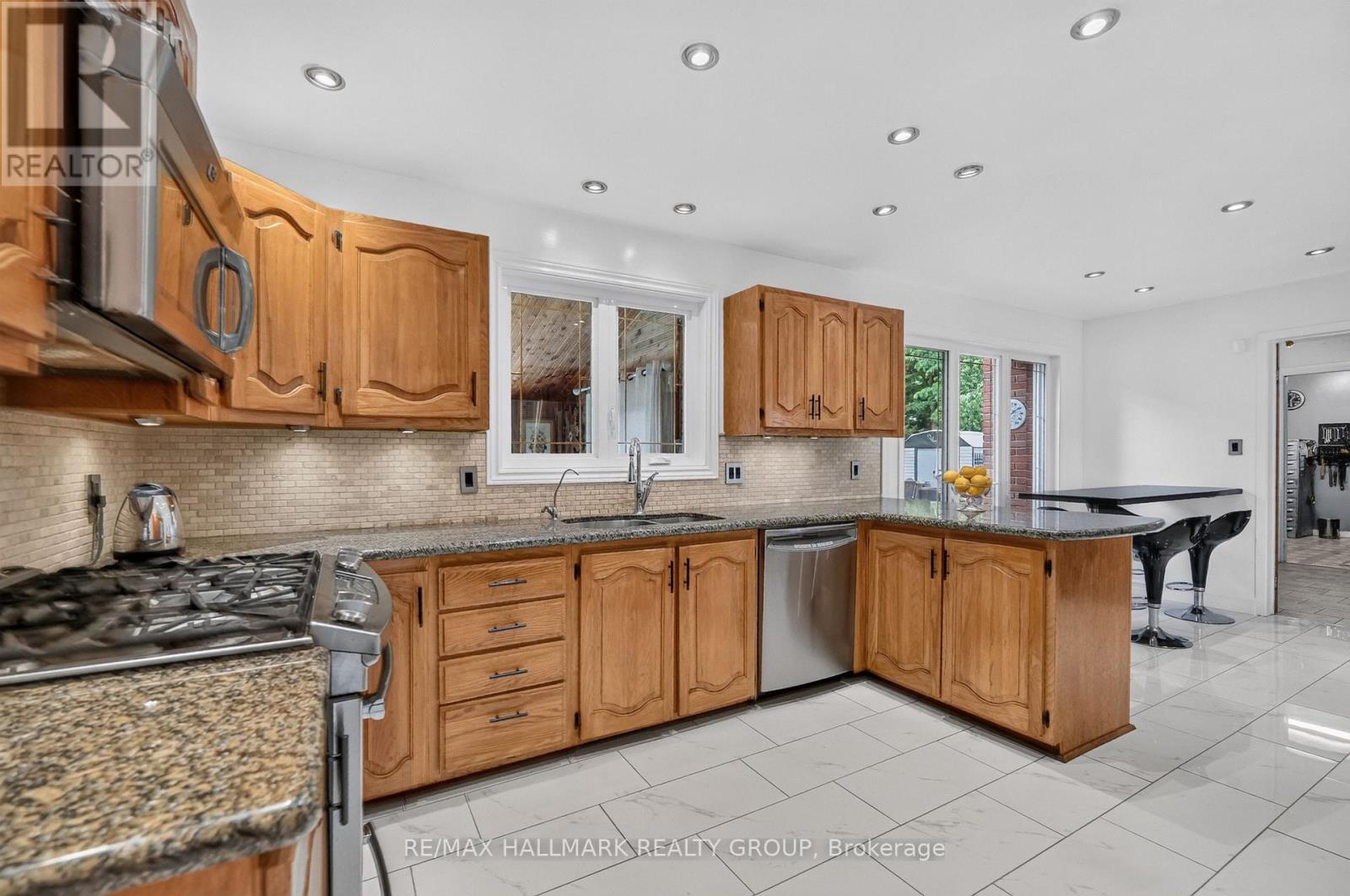 4 Bed, 3 Bath House for Sale in Ottawa – 1064 MOFFATT DRIVE, Ottawa – MLS# X13454920 - Image 11
