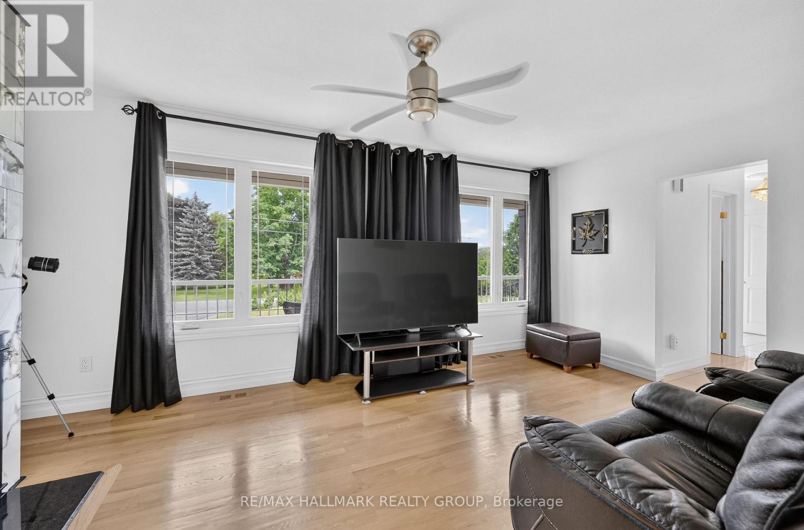 4 Bed, 3 Bath House for Sale in Ottawa – 1064 MOFFATT DRIVE, Ottawa – MLS# X13454920 - Image 7