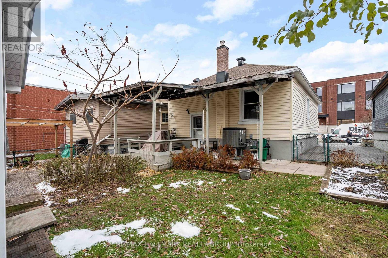 318 SHAKESPEARE STREET - 29