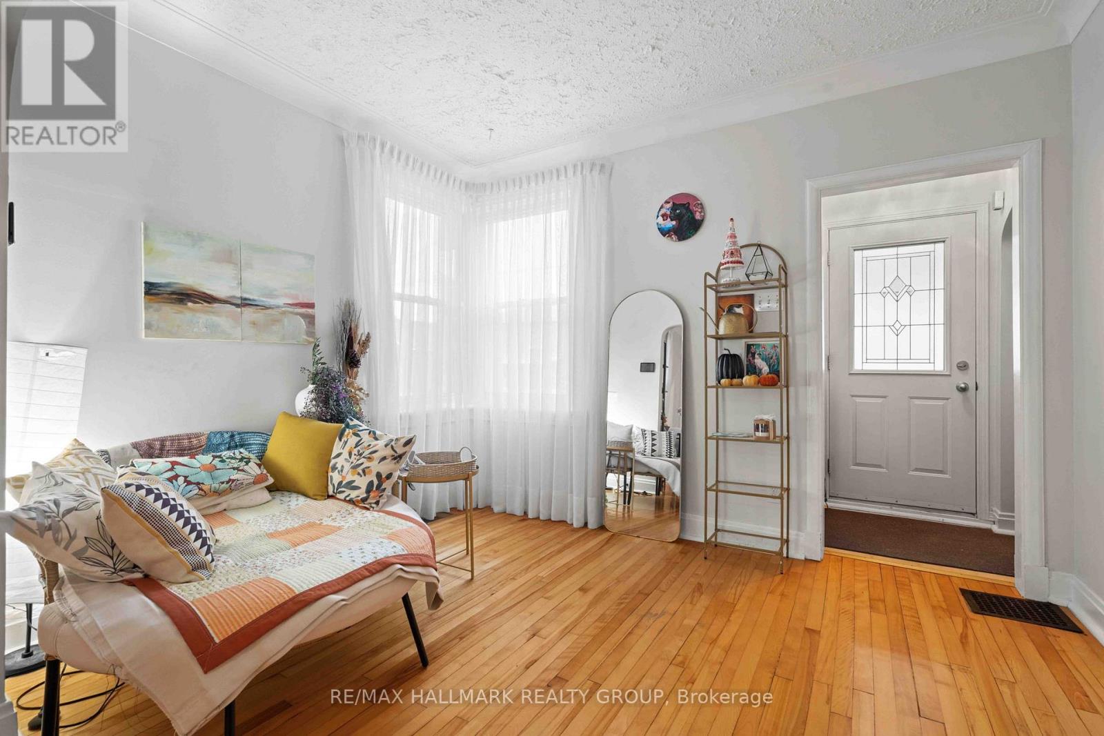 318 SHAKESPEARE STREET - 4
