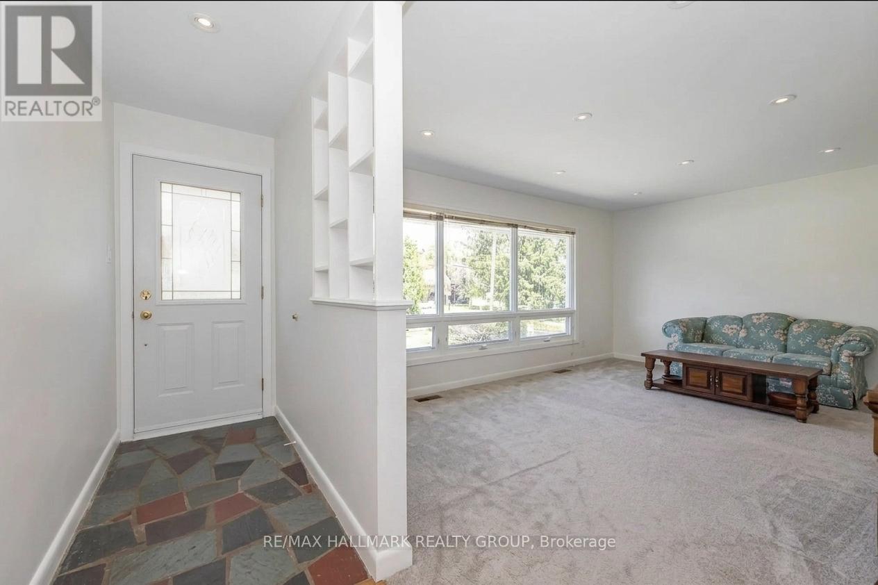 3 Bed, 1 Bath House for Sale in Ottawa – 7866 LAWRENCE STREET, Ottawa – MLS# X13454936 - Image 6