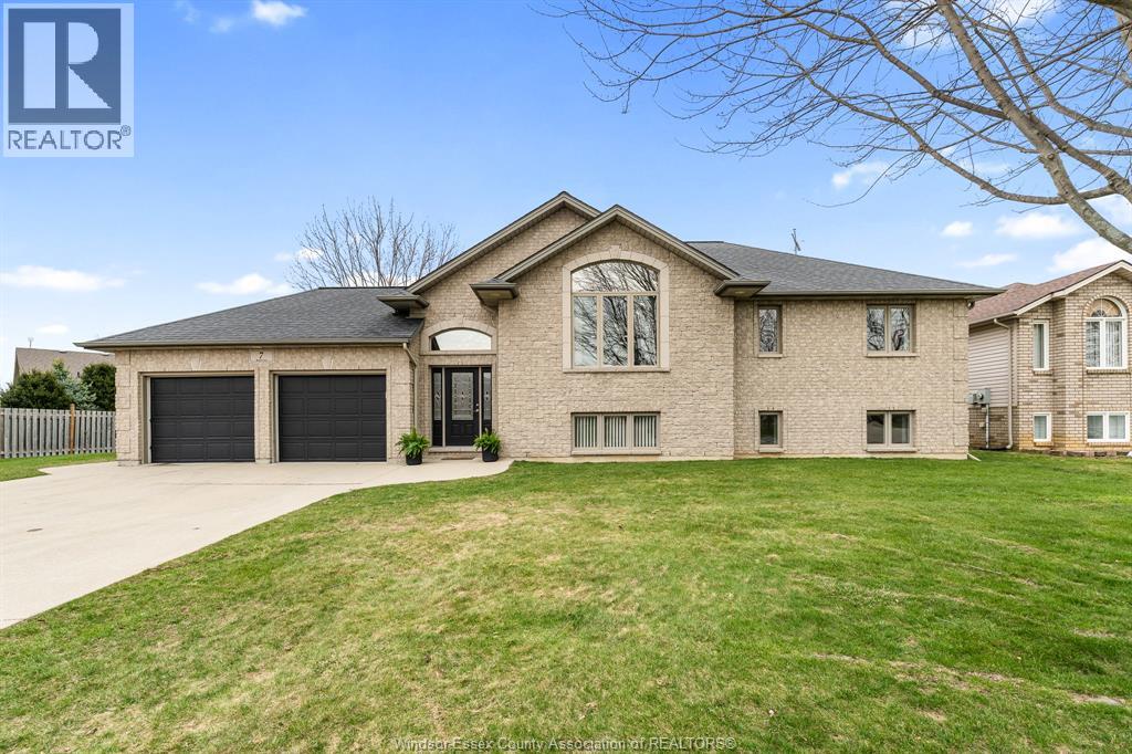 7 Beniuk COURT - 1