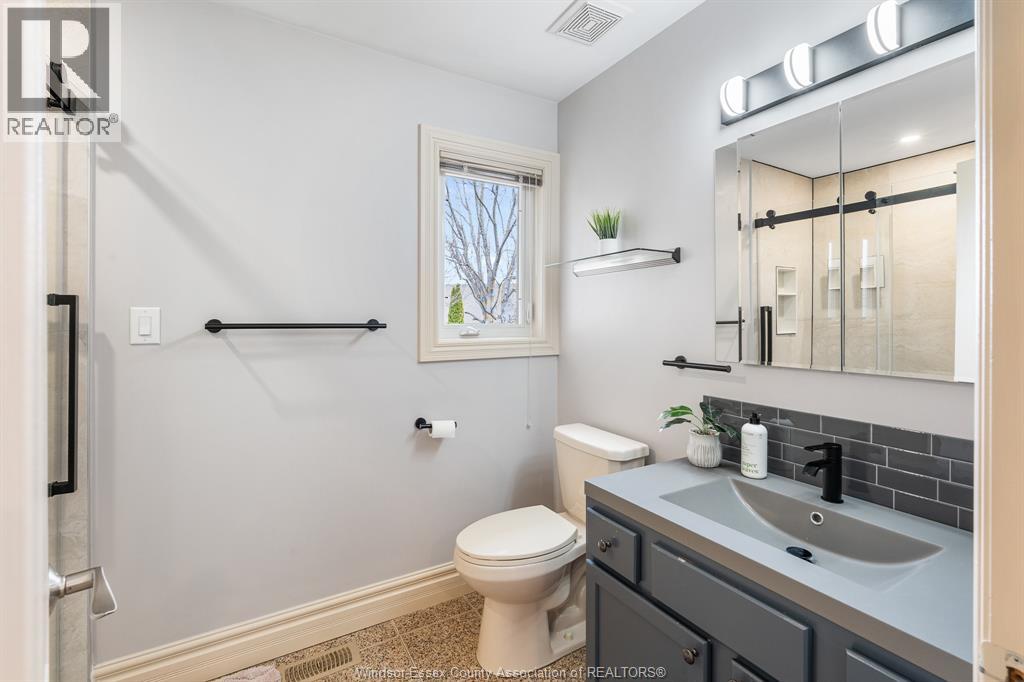 7 Beniuk COURT - 13