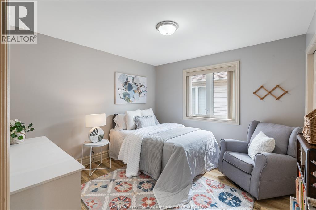 7 Beniuk COURT - 15