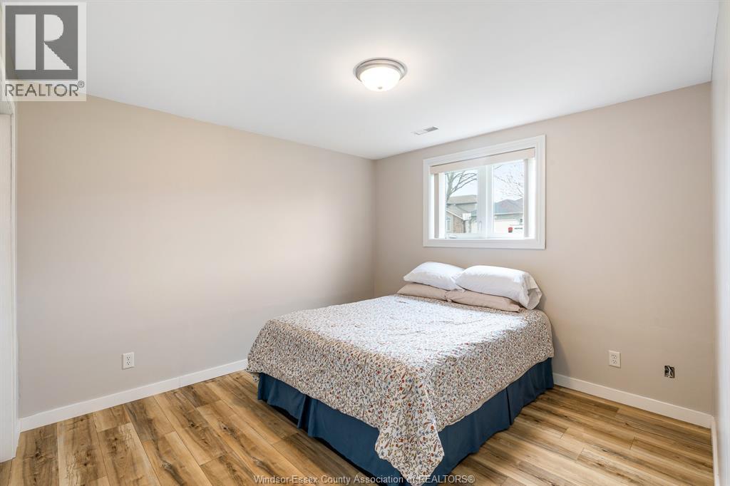 7 Beniuk COURT - 27