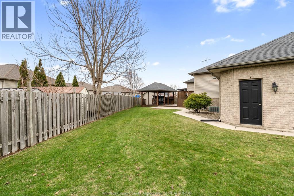 7 Beniuk COURT - 33