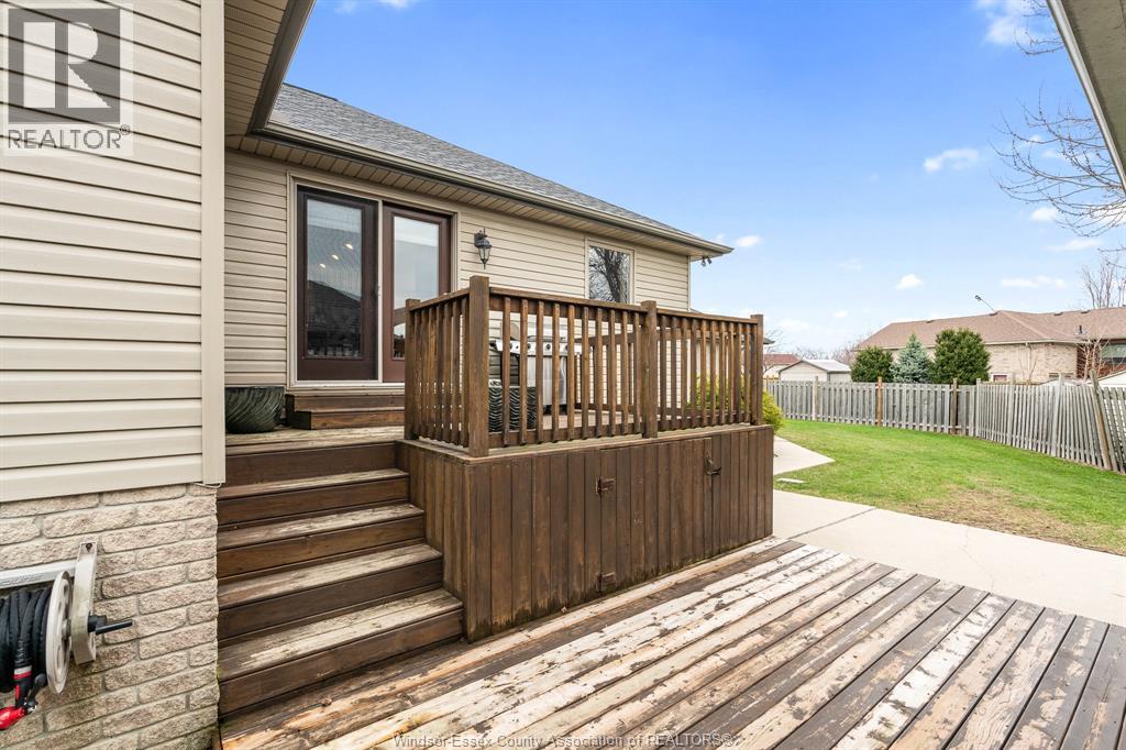 7 Beniuk COURT - 34