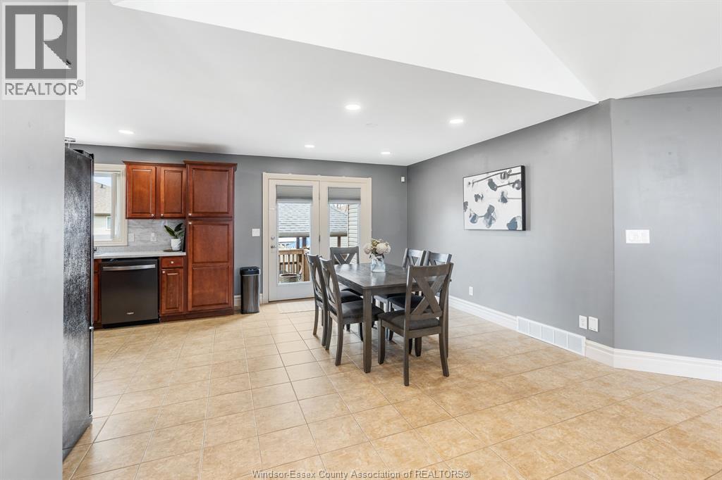 7 Beniuk COURT - 6