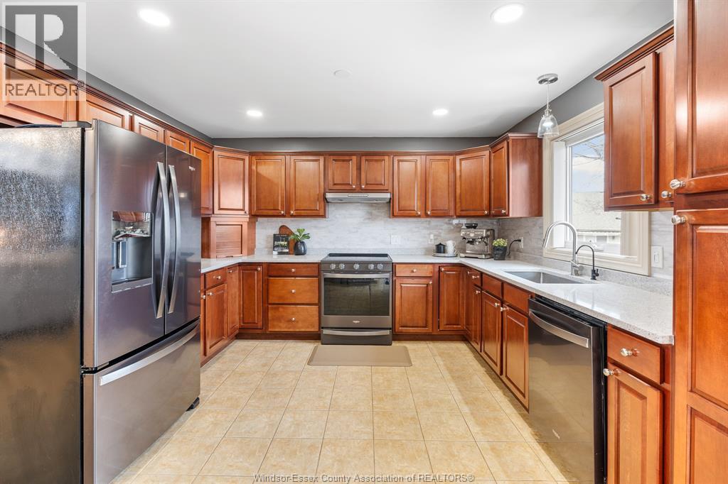 7 Beniuk COURT - 7